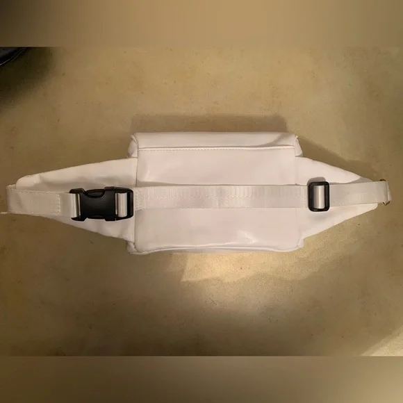 NWOT Urban Expresssions White Hawthorn Perforated Belt Bag. - Picture 5 of 10